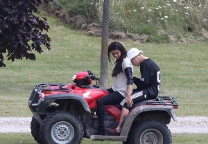 Justin Bieber Selena Gomez- Ontario CANADA2